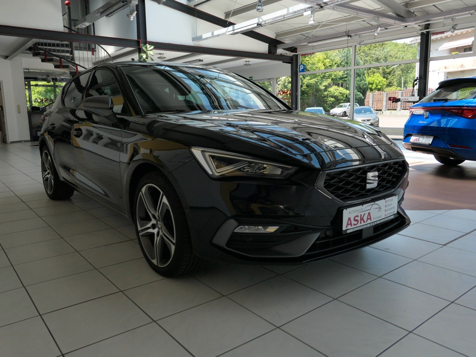 Fahrzeugabbildung SEAT Leon FR Teilleder*Alarm*Navi+Full-Link*LM18"