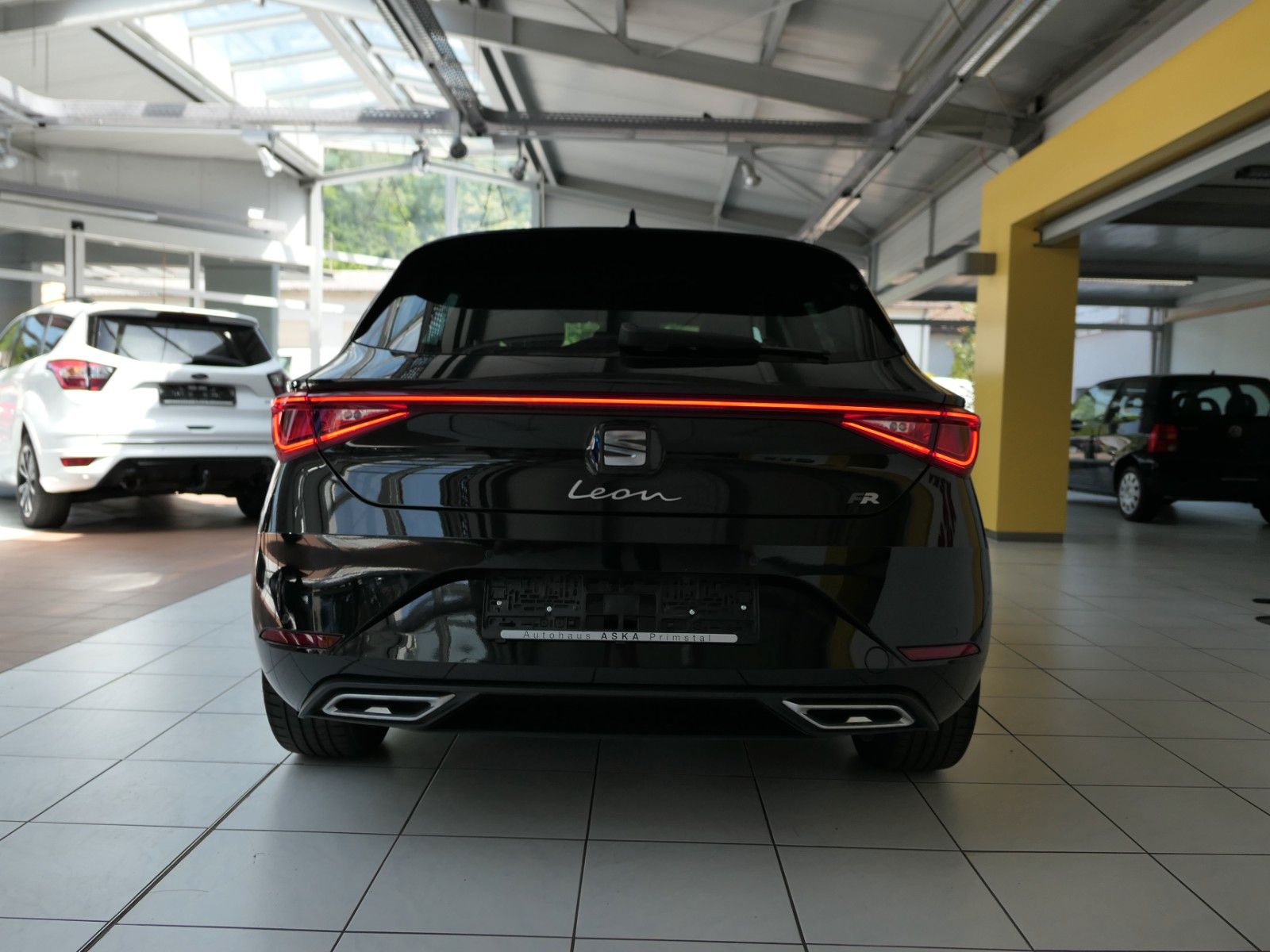 Fahrzeugabbildung SEAT Leon FR Teilleder*Alarm*Navi+Full-Link*LM18"