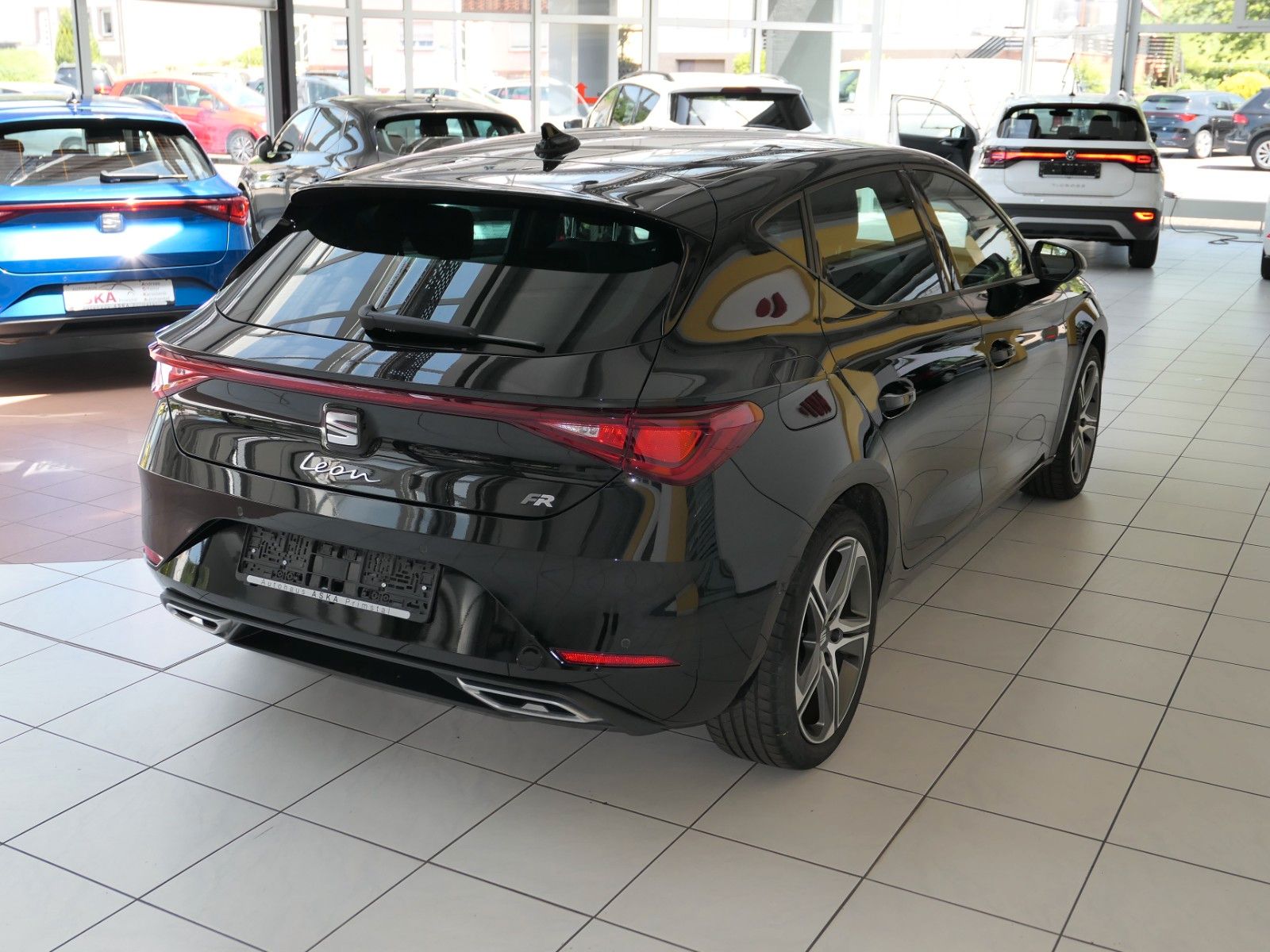 Fahrzeugabbildung SEAT Leon FR Teilleder*Alarm*Navi+Full-Link*LM18"