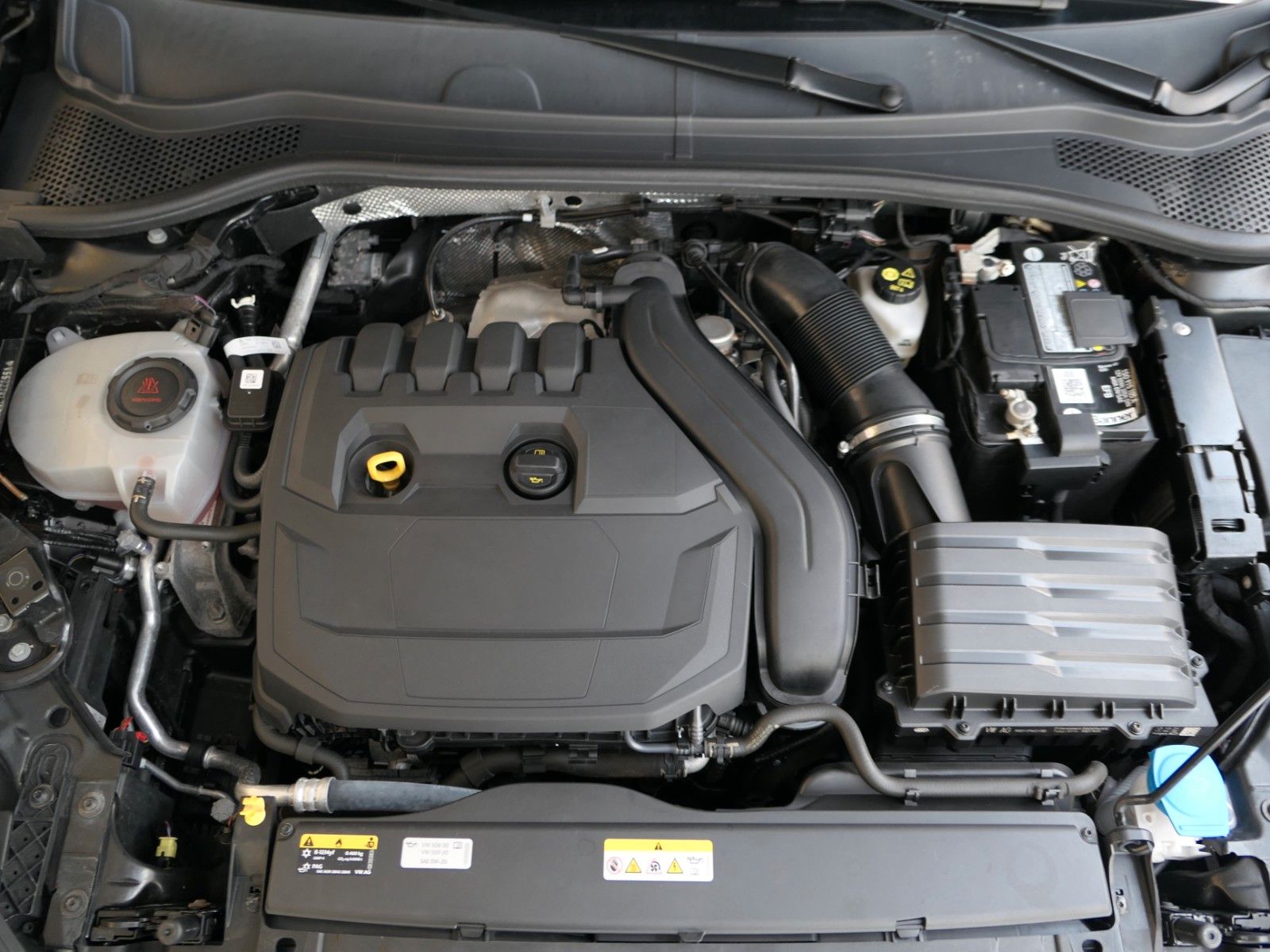 Fahrzeugabbildung SEAT Leon FR Teilleder*Alarm*Navi+Full-Link*LM18"