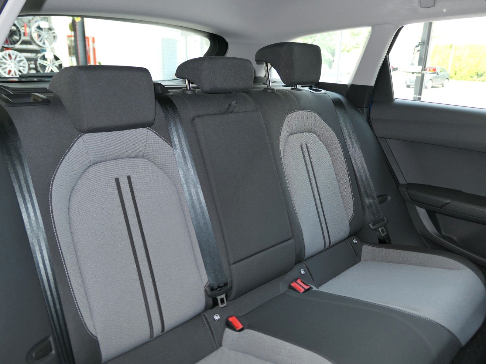 Fahrzeugabbildung SEAT Leon Sportstourer 1.5 TSI Style *LM*Parklenkass*