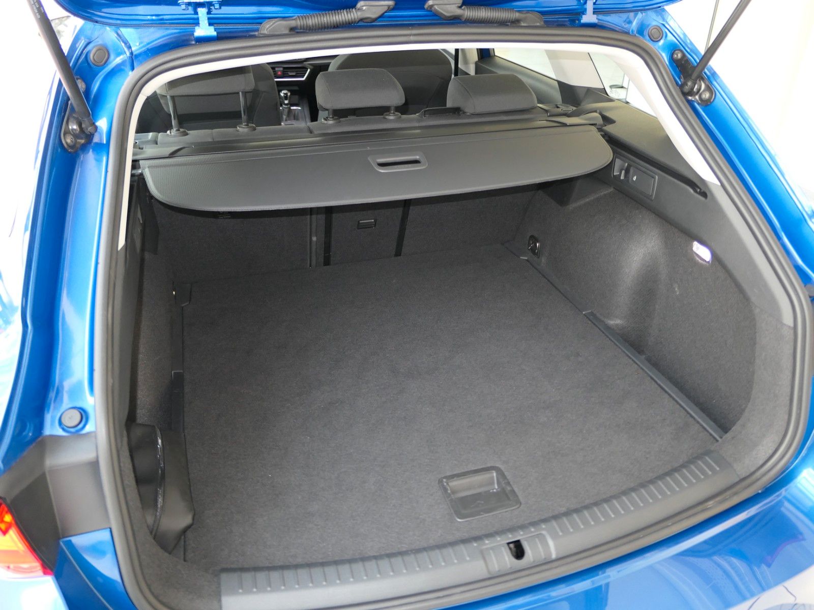 Fahrzeugabbildung SEAT Leon Sportstourer 1.5 TSI Style *LM*Parklenkass*