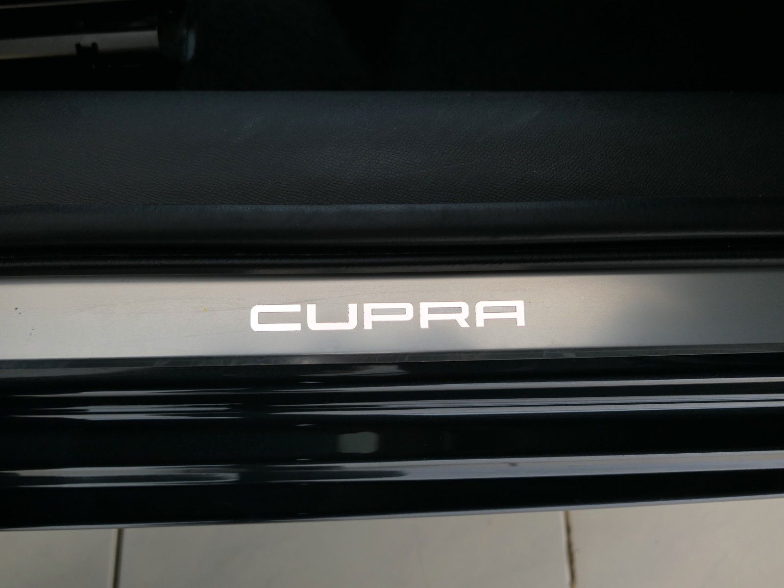 Fahrzeugabbildung CUPRA Leon 1.5 eTSI DSG*NAVI*RFK*dig.Cockpit*LM18"