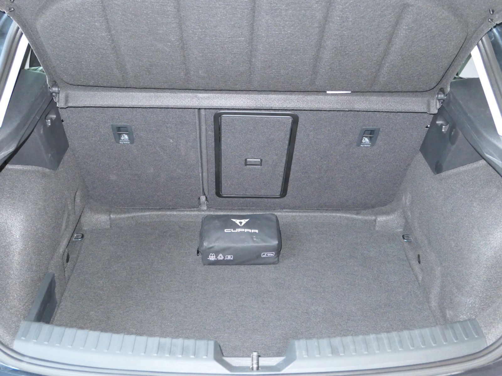 Fahrzeugabbildung CUPRA Leon 1.5 eTSI DSG*NAVI*RFK*dig.Cockpit*LM18"