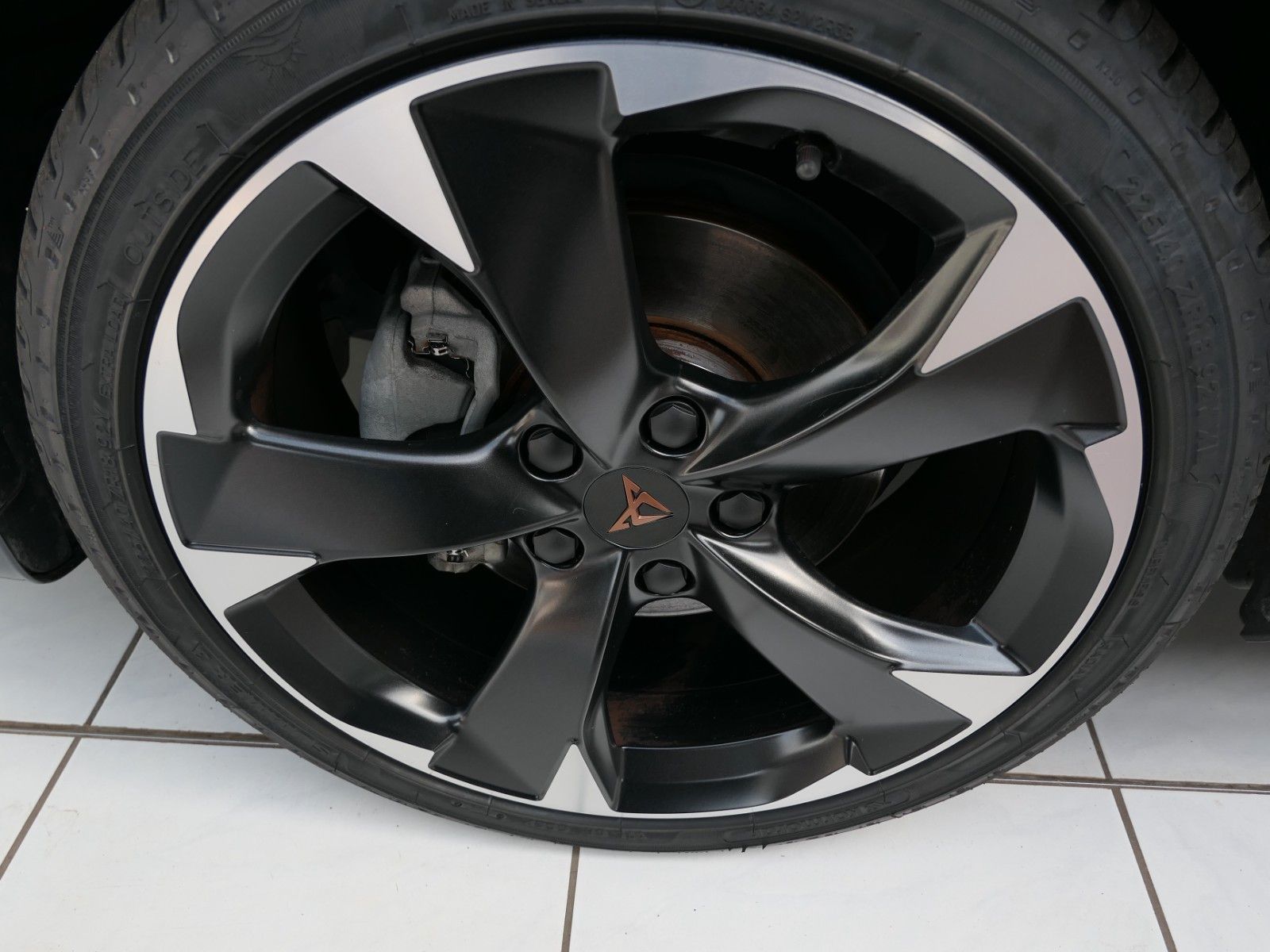 Fahrzeugabbildung CUPRA Leon 1.5 eTSI DSG*NAVI*RFK*dig.Cockpit*LM18"