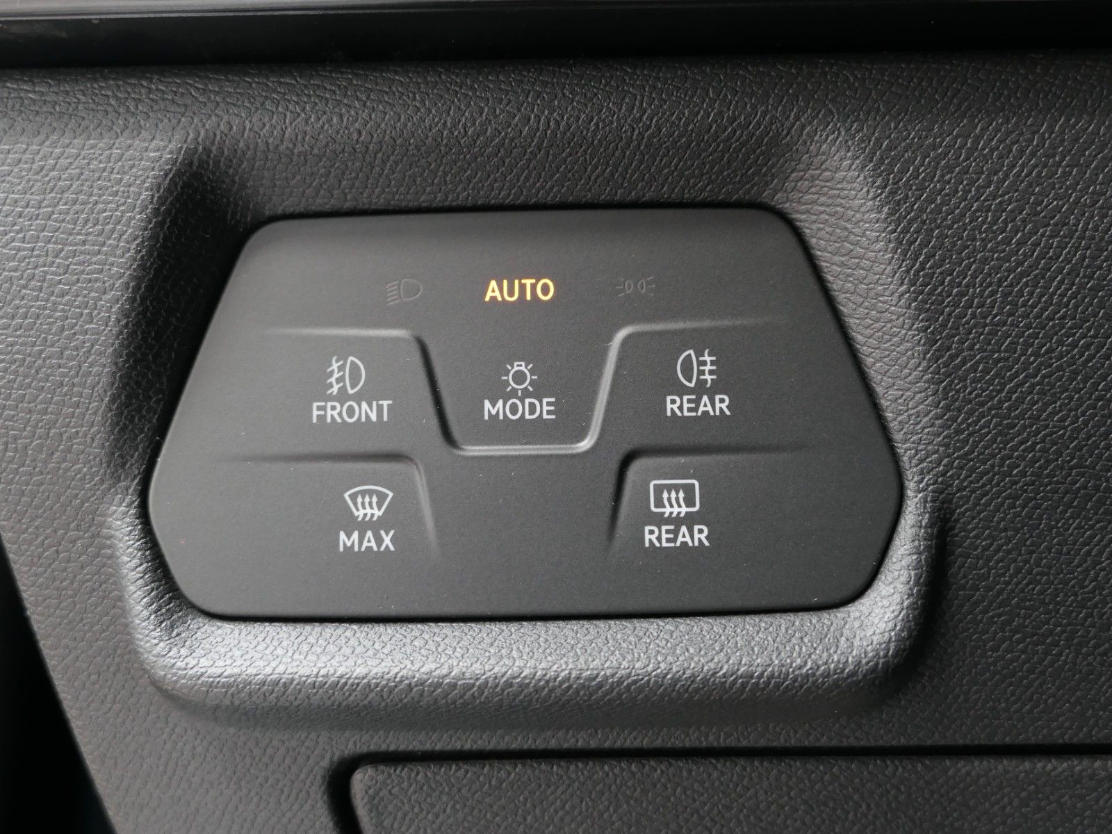 Fahrzeugabbildung CUPRA Leon 1.5 eTSI DSG*NAVI*RFK*dig.Cockpit*LM18"