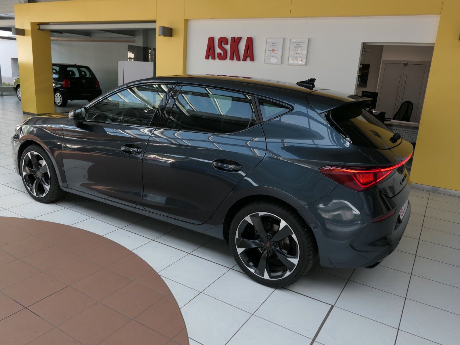 Fahrzeugabbildung CUPRA Leon 1.5 eTSI DSG*NAVI*RFK*dig.Cockpit*LM18"