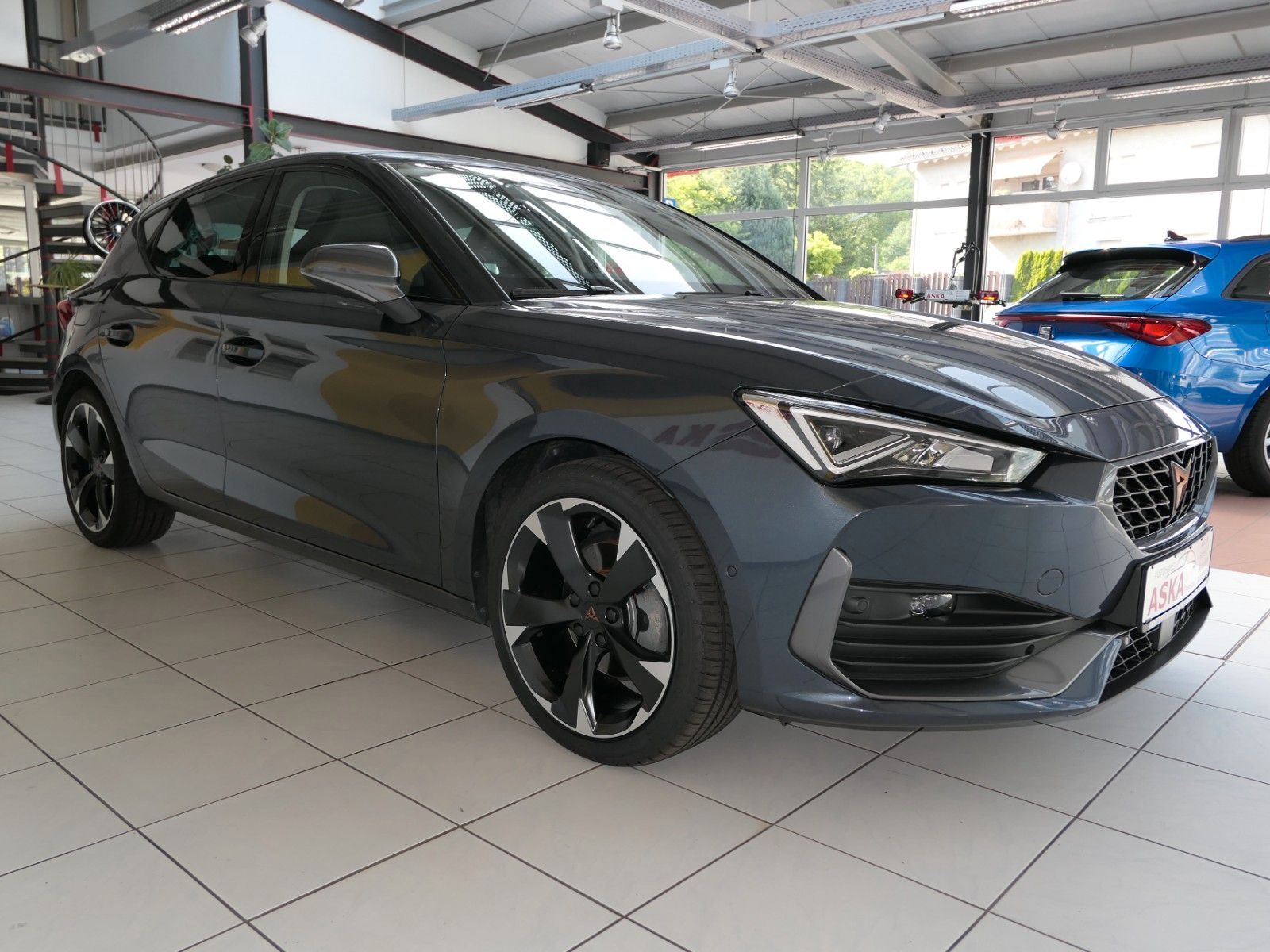 Fahrzeugabbildung CUPRA Leon 1.5 eTSI DSG*NAVI*RFK*dig.Cockpit*LM18"