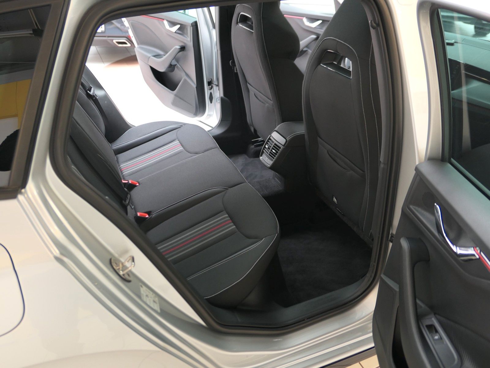 Fahrzeugabbildung SKODA Monte Carlo*ACC*LM*Android*Panoramadach*HU neu