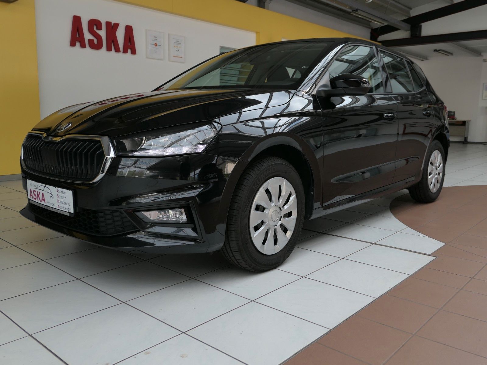 SKODA Fabia Active Klima*4Türen*PDC*schwarzmet*ISO-Fix