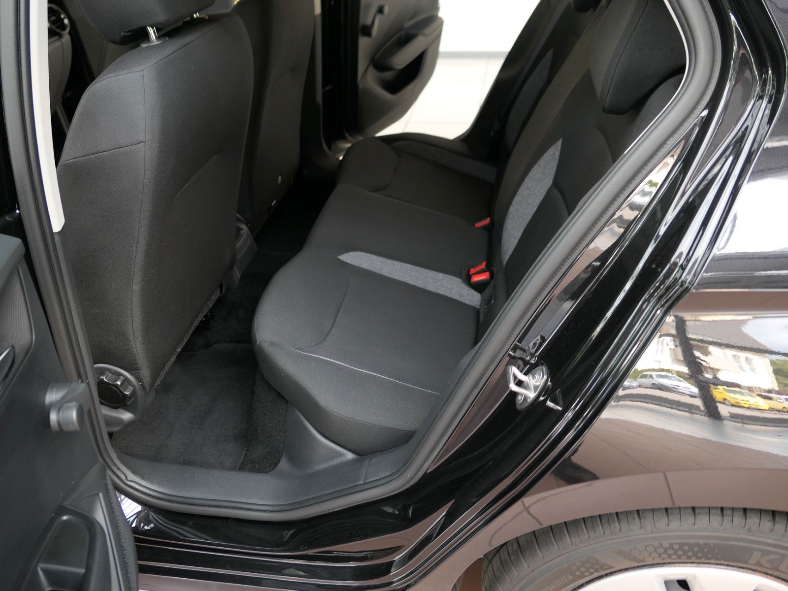 Fahrzeugabbildung SKODA Fabia Active Klima*4Türen*PDC*schwarzmet*ISO-Fix