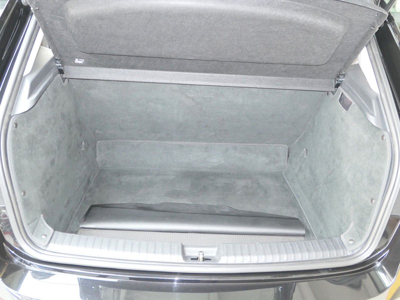 Fahrzeugabbildung SKODA Fabia Active Klima*4Türen*PDC*schwarzmet*ISO-Fix