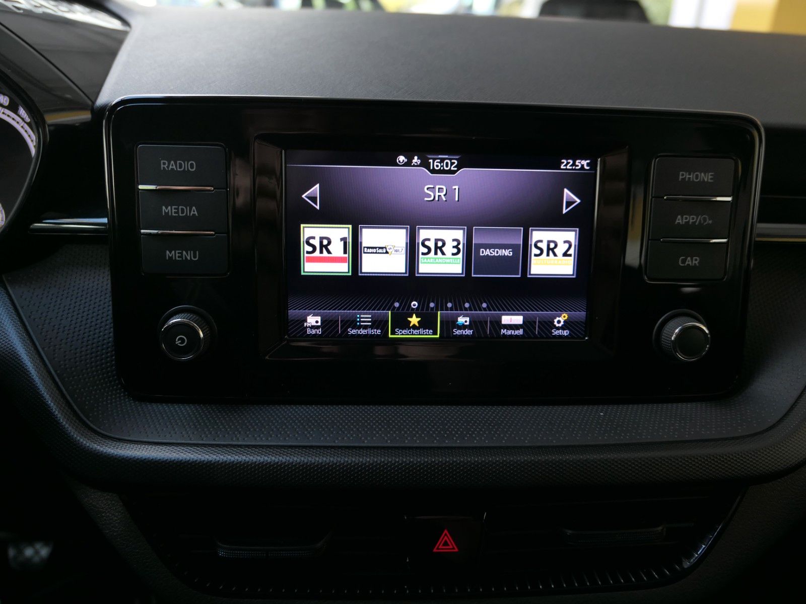 Fahrzeugabbildung SKODA Fabia Active Klima*4Türen*PDC*schwarzmet*ISO-Fix
