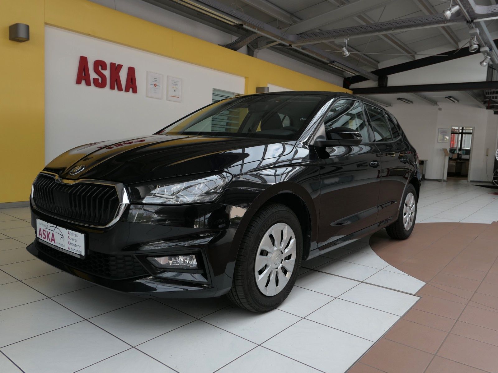 Fahrzeugabbildung SKODA Fabia Active Klima*4Türen*PDC*schwarzmet*ISO-Fix