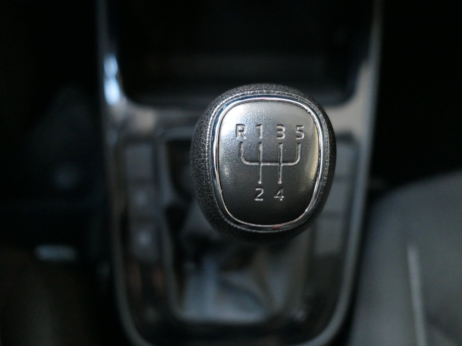 Fahrzeugabbildung SKODA Fabia Active Klima*4Türen*PDC*schwarzmet*ISO-Fix
