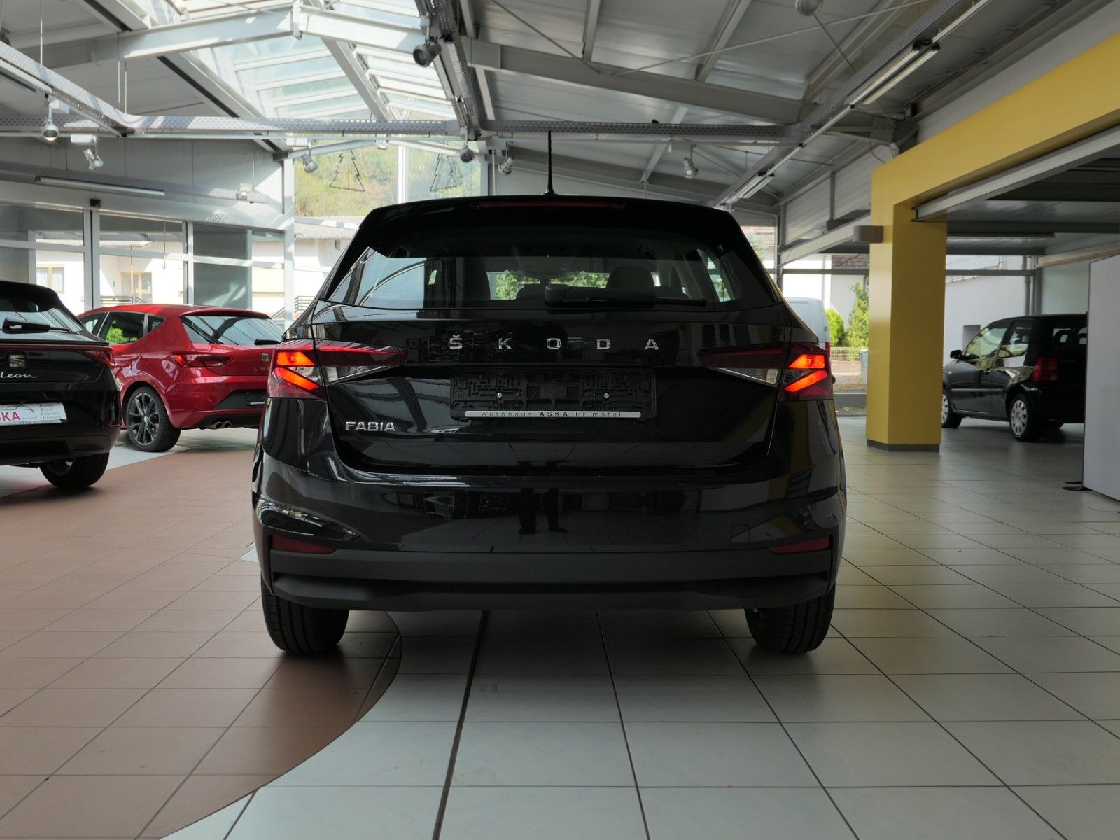 Fahrzeugabbildung SKODA Fabia Active Klima*4Türen*PDC*schwarzmet*ISO-Fix
