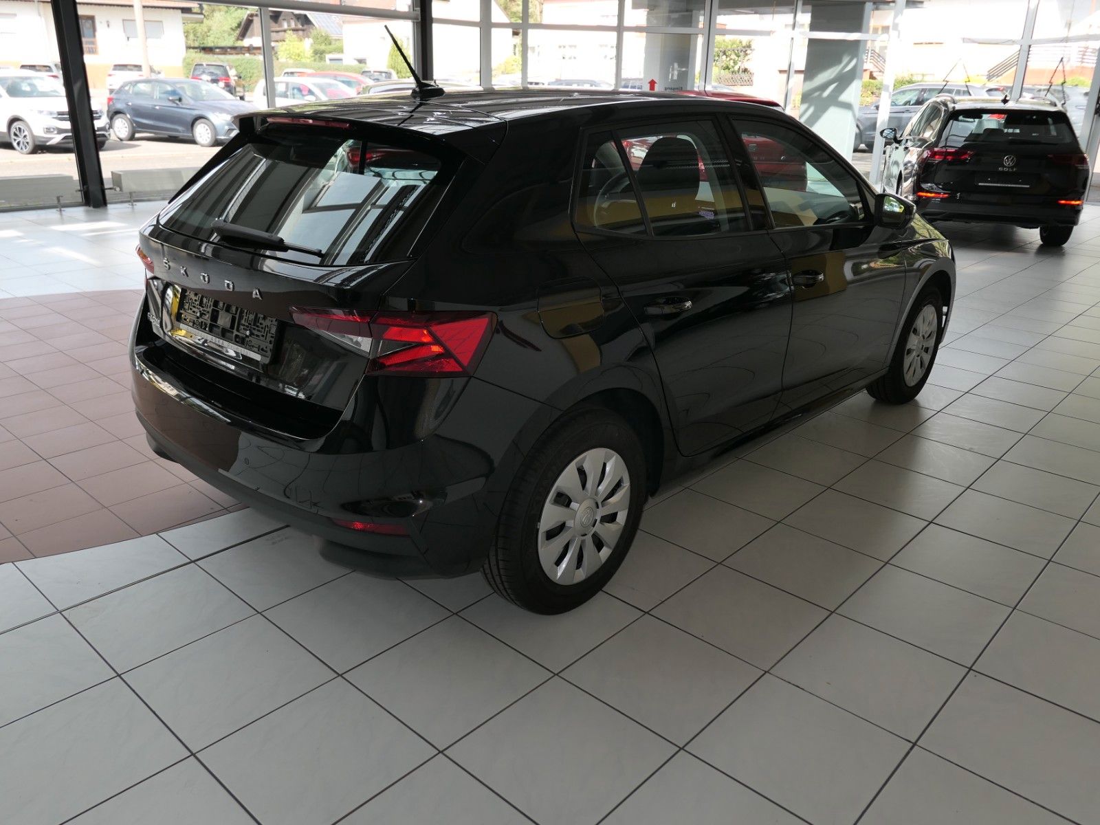 Fahrzeugabbildung SKODA Fabia Active Klima*4Türen*PDC*schwarzmet*ISO-Fix