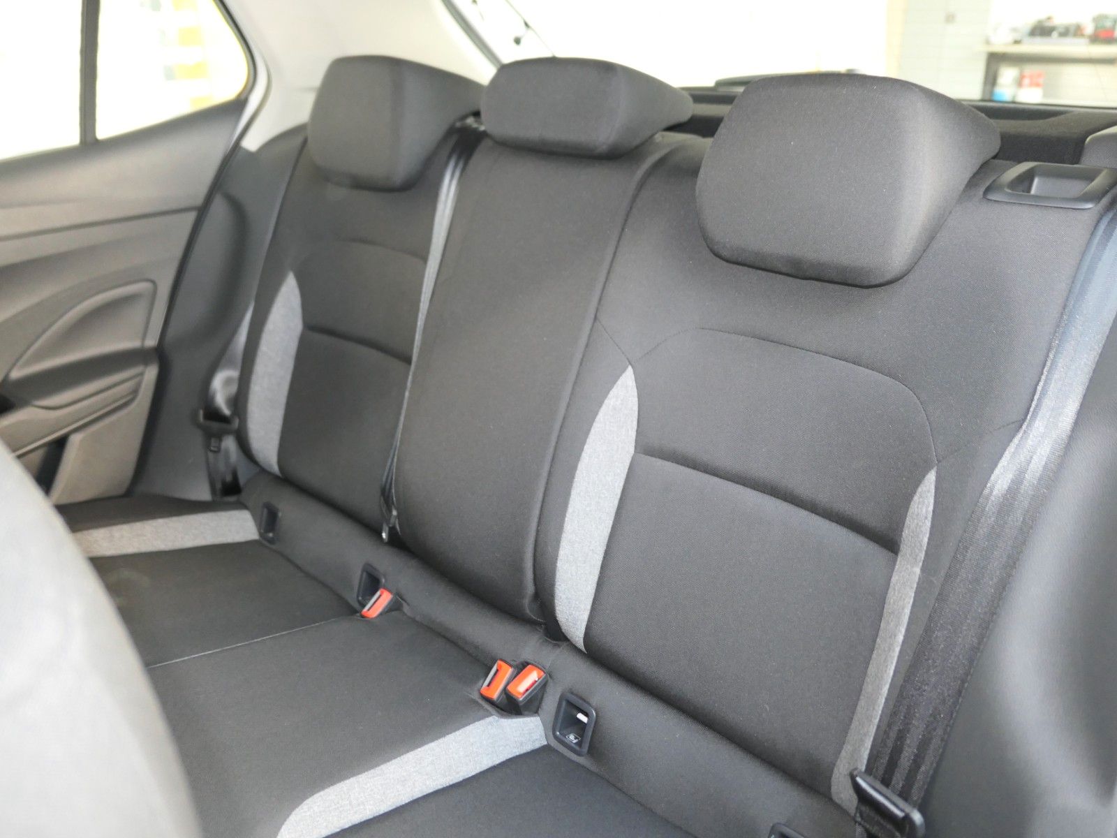 Fahrzeugabbildung SKODA Fabia Active 4 Türen * LED * PDC * TOP Zustand