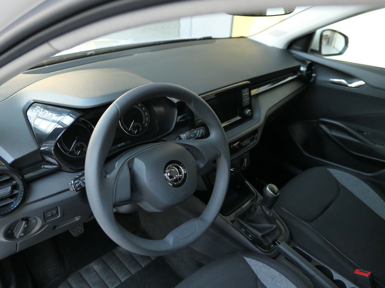 Fahrzeugabbildung SKODA Fabia Active 4 Türen * LED * PDC * TOP Zustand