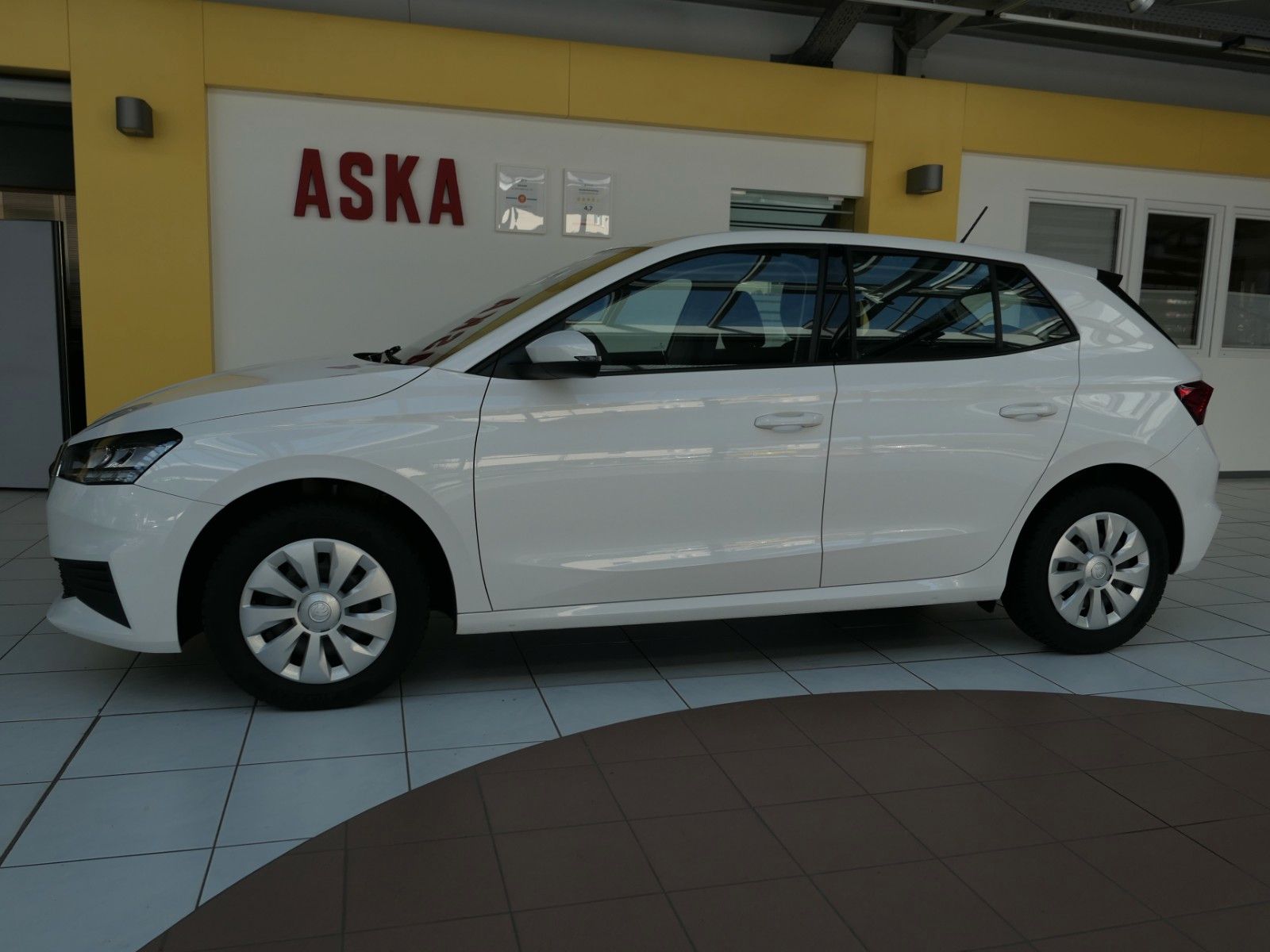 Fahrzeugabbildung SKODA Fabia Active 4 Türen * LED * PDC * TOP Zustand