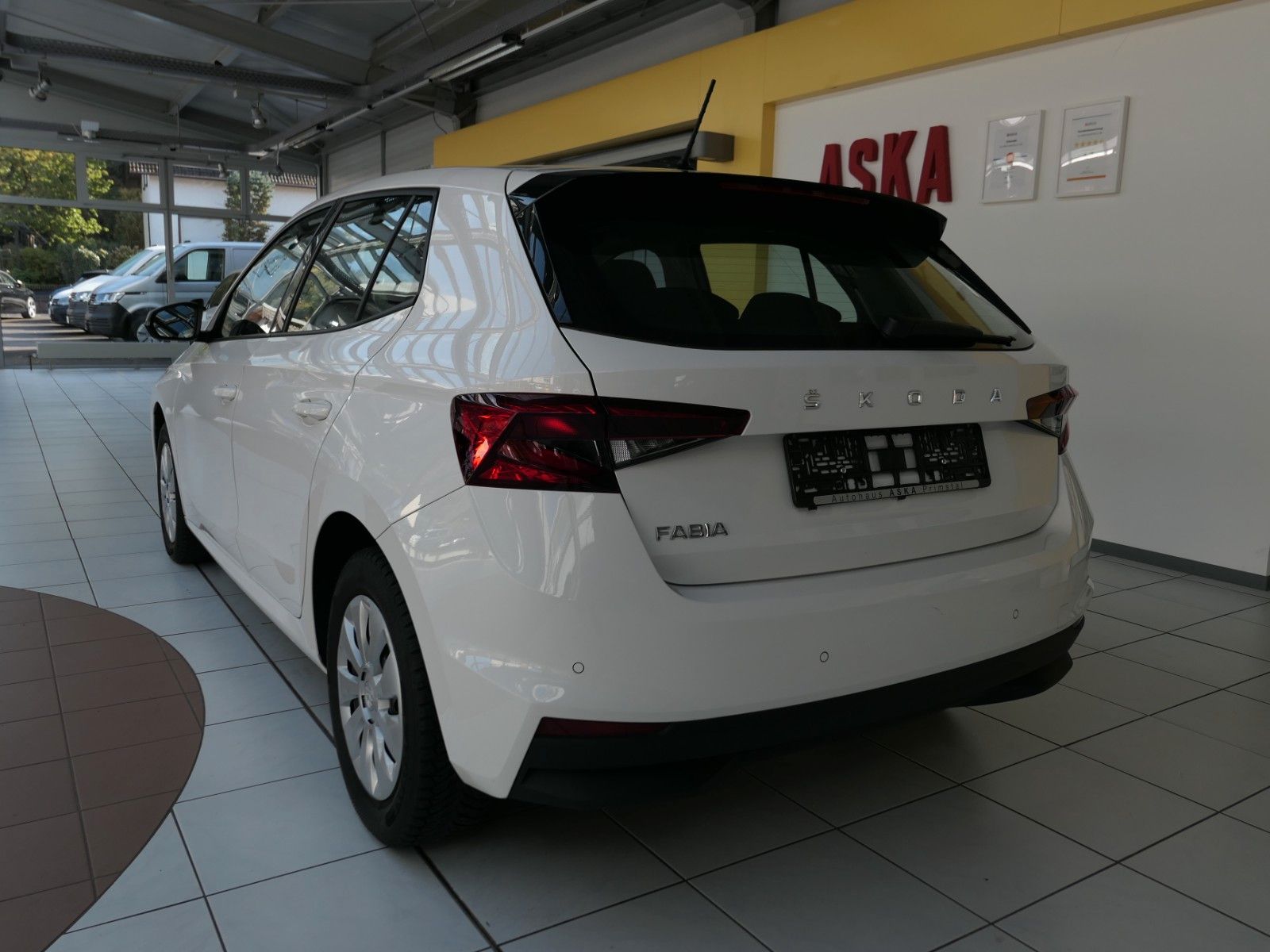 Fahrzeugabbildung SKODA Fabia Active 4 Türen * LED * PDC * TOP Zustand