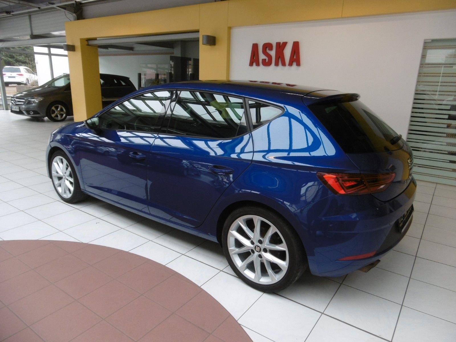 Fahrzeugabbildung SEAT Leon FR 1.8 TSI  DSG*NAVI*LM18",Panoramadach